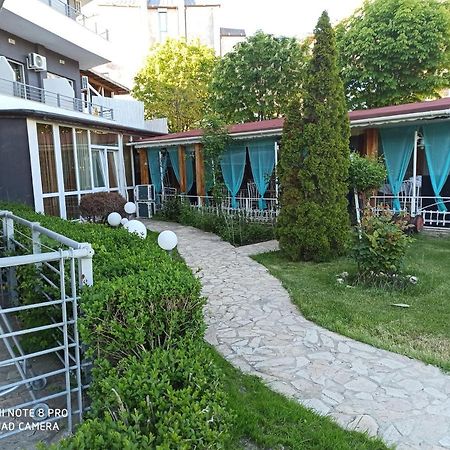 Danita Apartments & Diva Restaurant Bbq&Pool Bar Varna Exteriör bild