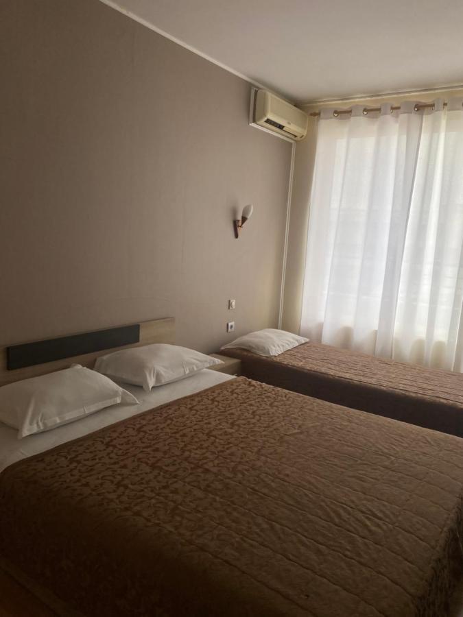 Danita Apartments & Diva Restaurant Bbq&Pool Bar Varna Exteriör bild