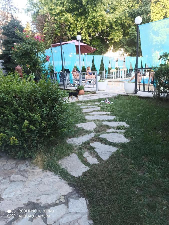 Danita Apartments & Diva Restaurant Bbq&Pool Bar Varna Exteriör bild