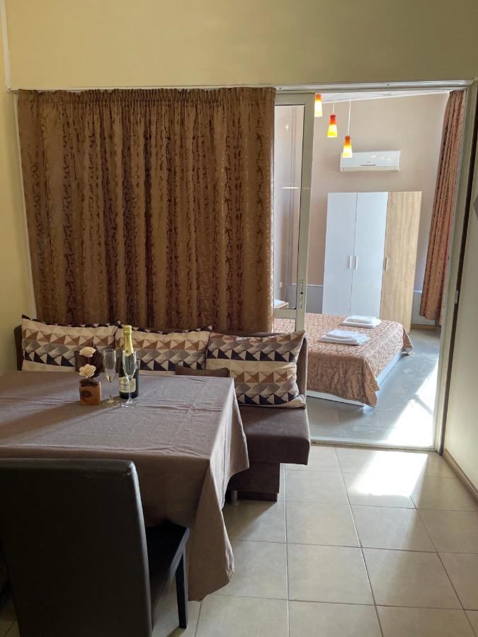 Danita Apartments & Diva Restaurant Bbq&Pool Bar Varna Exteriör bild