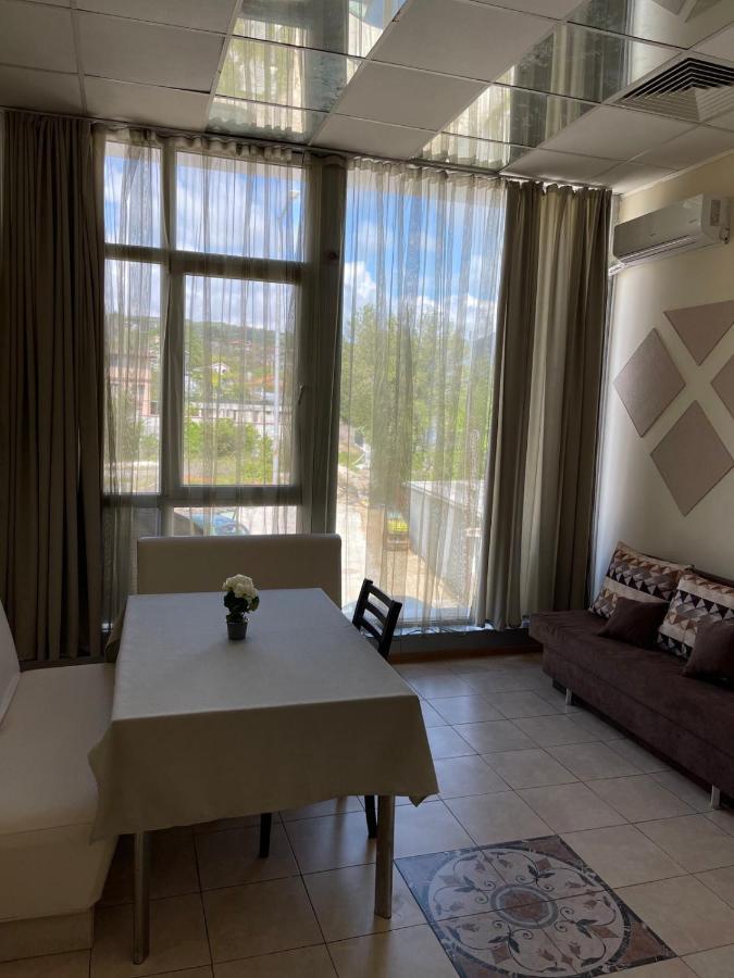 Danita Apartments & Diva Restaurant Bbq&Pool Bar Varna Exteriör bild