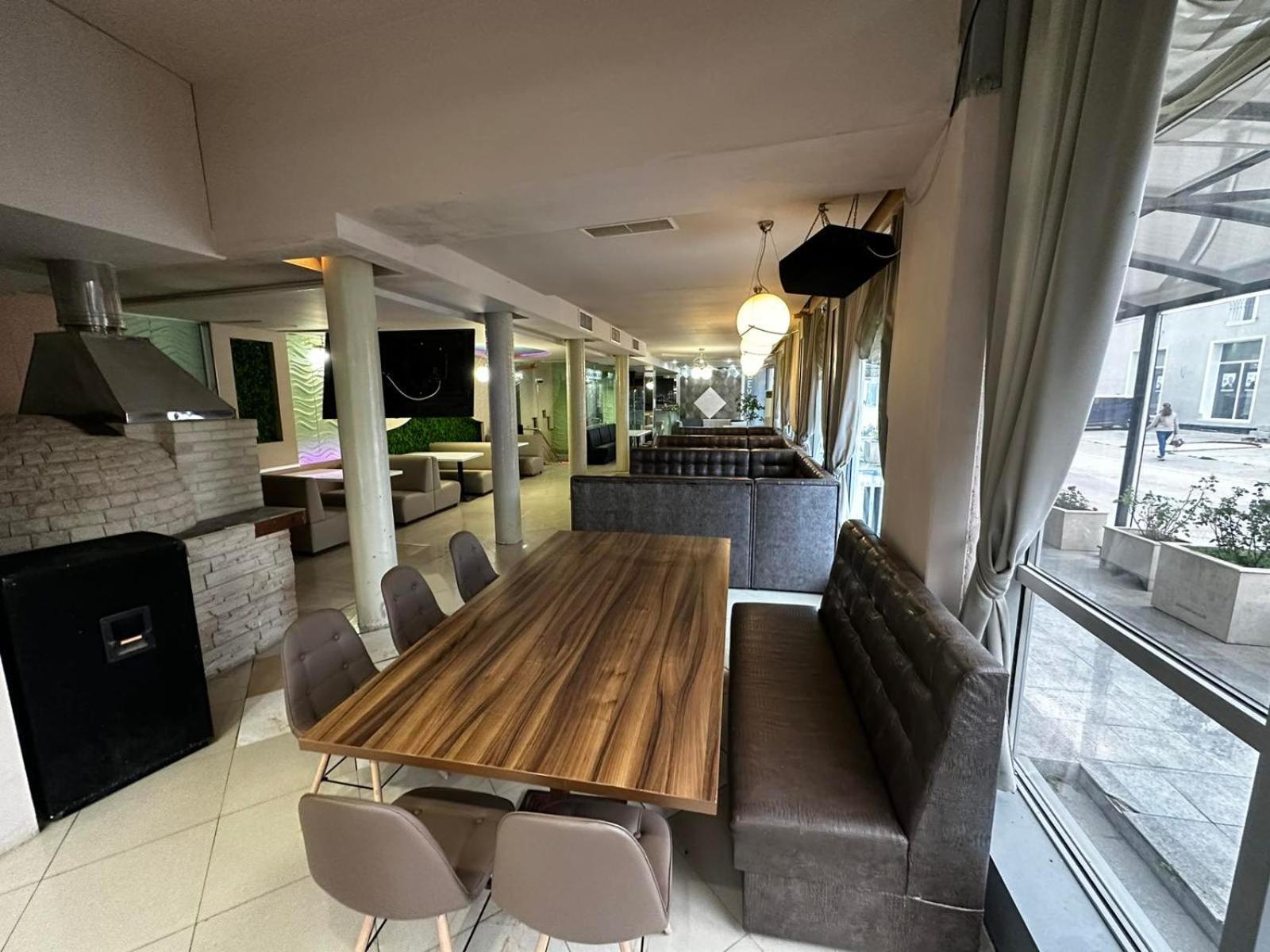 Danita Apartments & Diva Restaurant Bbq&Pool Bar Varna Exteriör bild