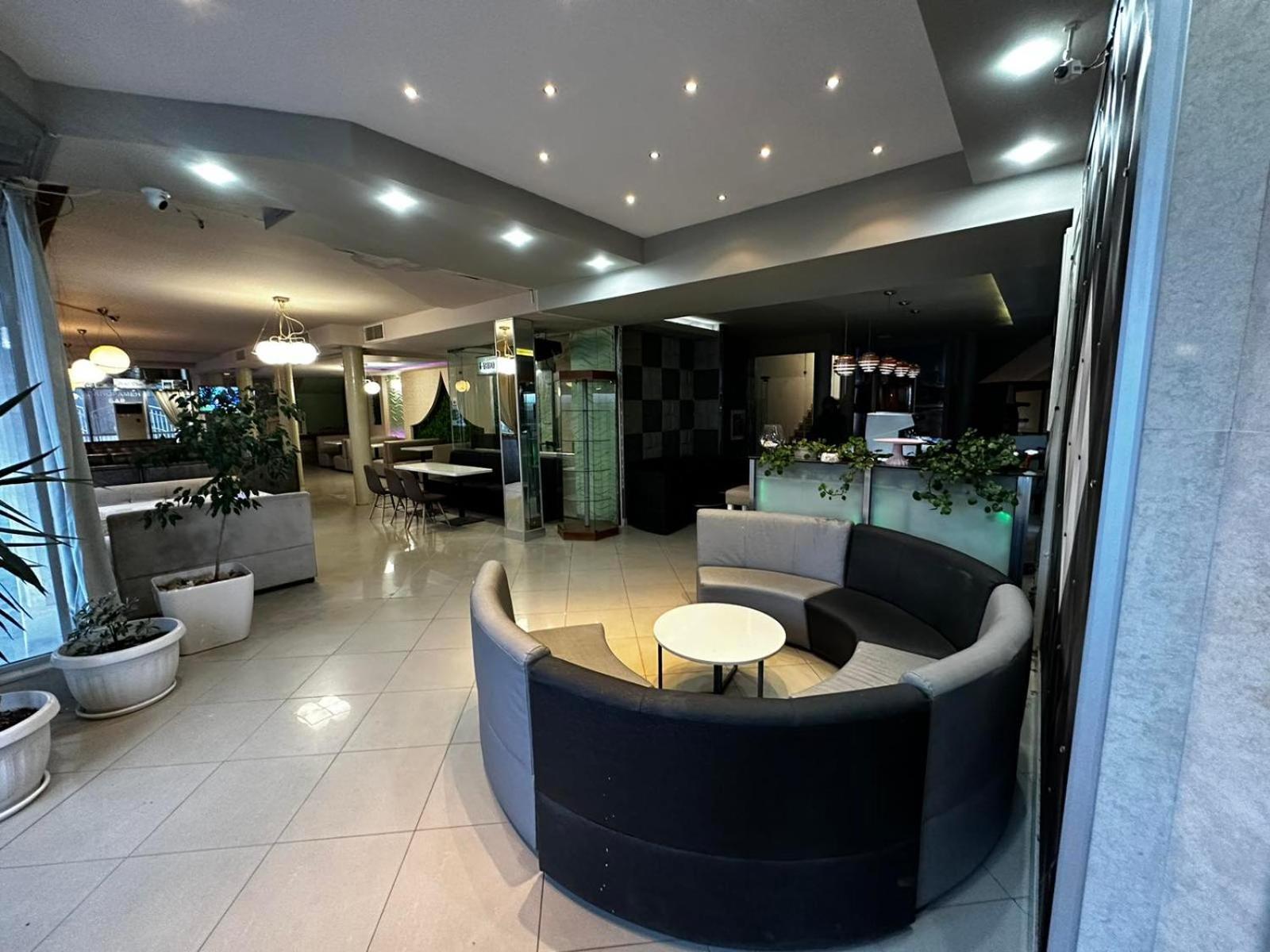 Danita Apartments & Diva Restaurant Bbq&Pool Bar Varna Exteriör bild